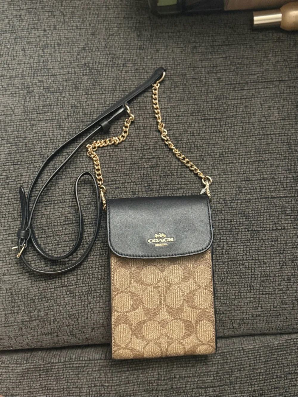 Coach Two-Tone Signature Canvas Phone Pouch - Tan & Black